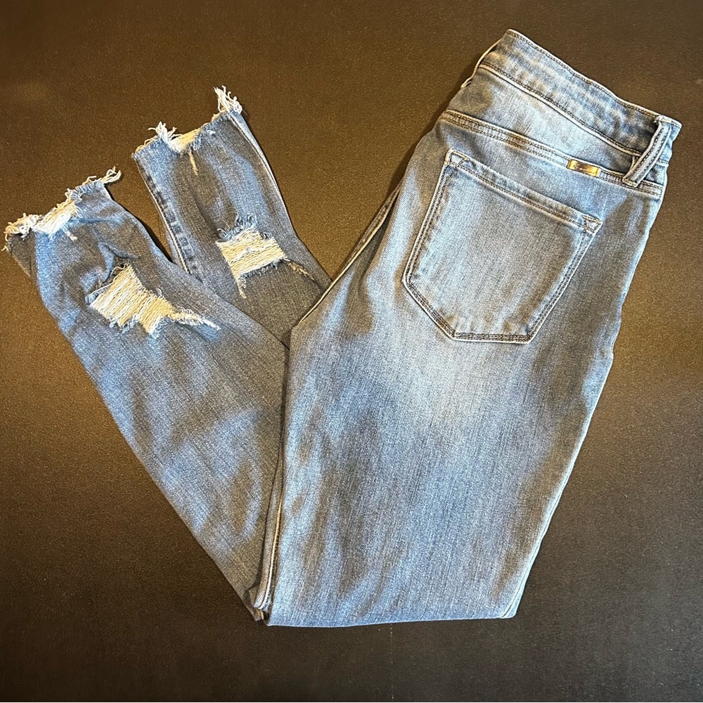 Women’s Kancan Distressed Jeans - Picture 3 of 6